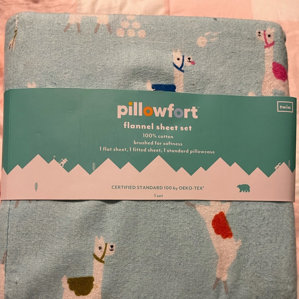 Pillowfort flannel sheet set Llama for twin bed🦙